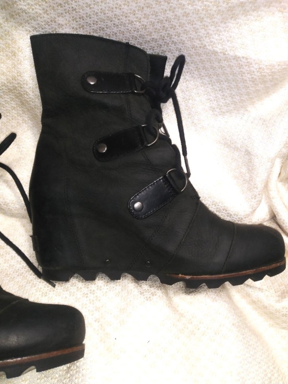 Sorel black boots women Sz 9.5 Like New